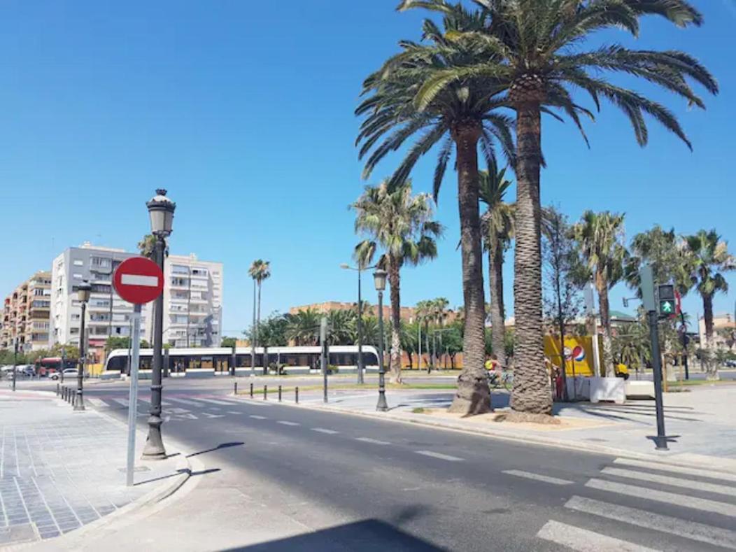 Apartamento Reina Playa Valencia Exterior foto